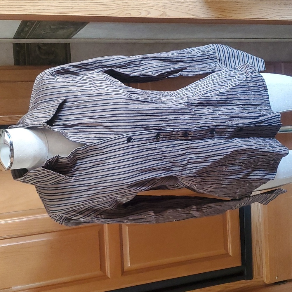 NY&Co. Metallic button up